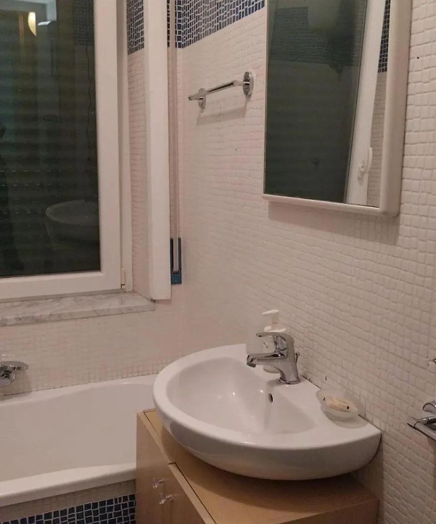 Affittacamere Annamaria Garibaldi Naples Guest house